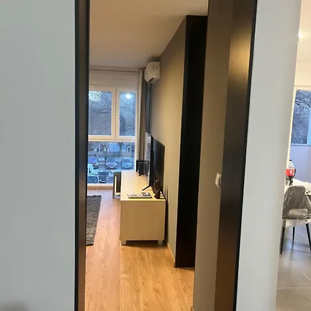 Apartment Hall Of Fame -center