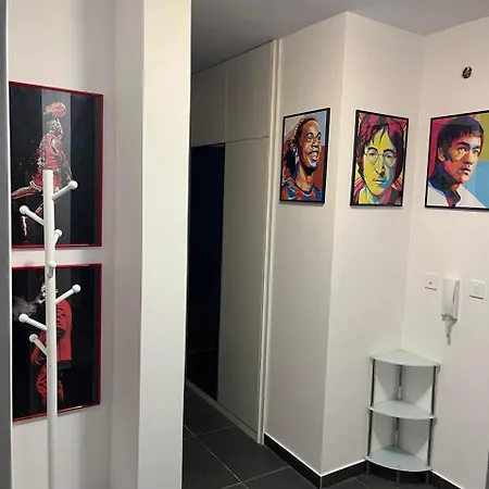 Hall Of Fame -center Apartment Split