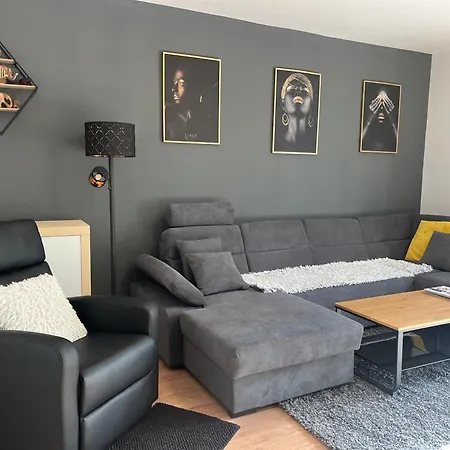 Hall Of Fame -center Apartment Split